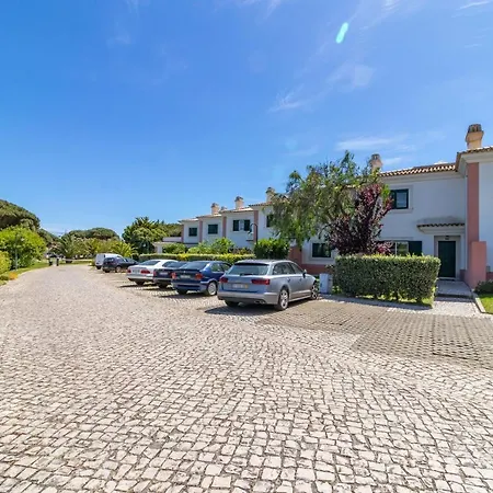Lovely In Vila Bicuda Cascais