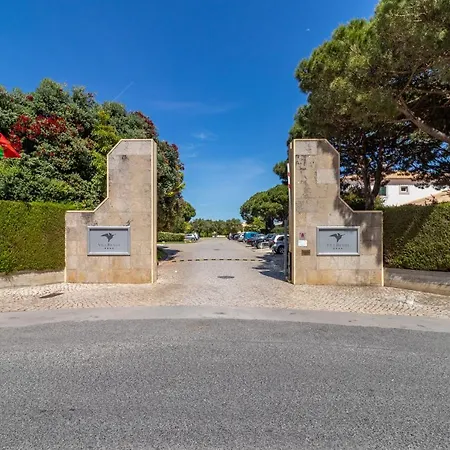 Apartment Lovely In Vila Bicuda
