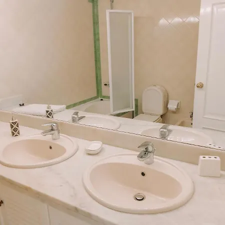 Apartament Lovely In Vila Bicuda Віавіа